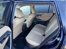 Toyota RAV4 (2022) thumbnail 6