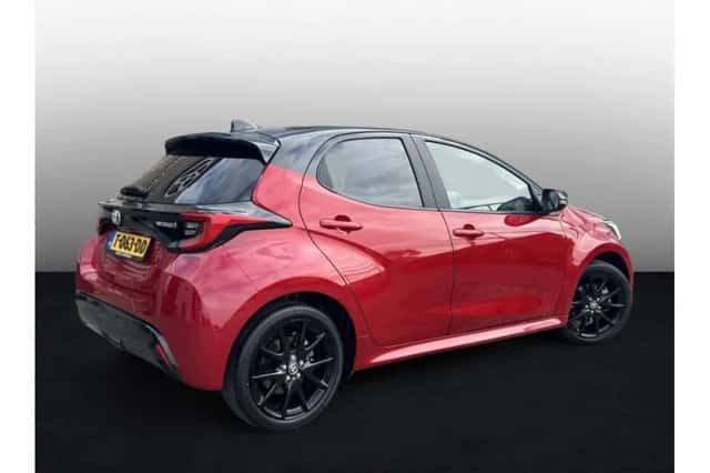 Toyota Yaris (2023) thumbnail 2