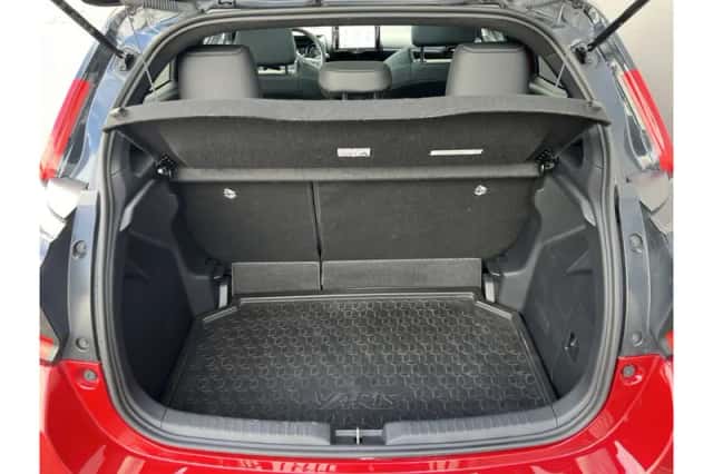 Toyota Yaris (2023) thumbnail 4