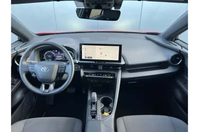 Toyota C-HR (2025) thumbnail 3