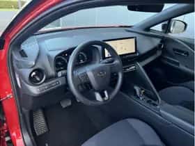 Toyota C-HR (2025) thumbnail 6