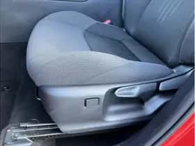 Toyota C-HR (2025) thumbnail 9