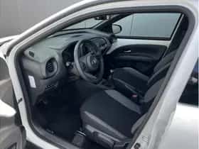 Toyota Aygo X (2025) thumbnail 6