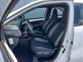 Toyota Aygo X (2025) thumbnail 8