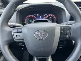 Toyota C-HR (2024) thumbnail 12