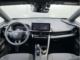 Toyota C-HR (2024) thumbnail 3