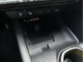 Toyota C-HR (2024) thumbnail 23