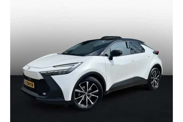Toyota C-HR (2024) thumbnail 1