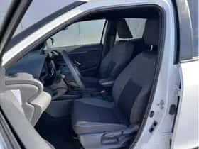 Toyota Yaris Cross (2024) thumbnail 8