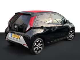 Toyota Aygo (2021) thumbnail 2
