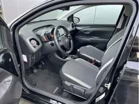 Toyota Aygo (2021) thumbnail 6