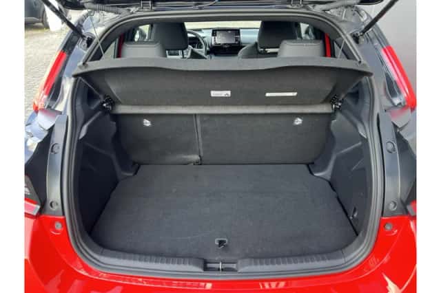 Toyota Yaris (2022) thumbnail 4