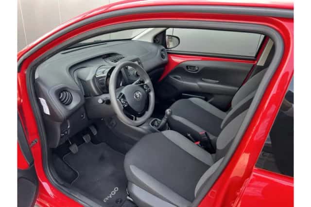 Toyota Aygo (2020) thumbnail 6