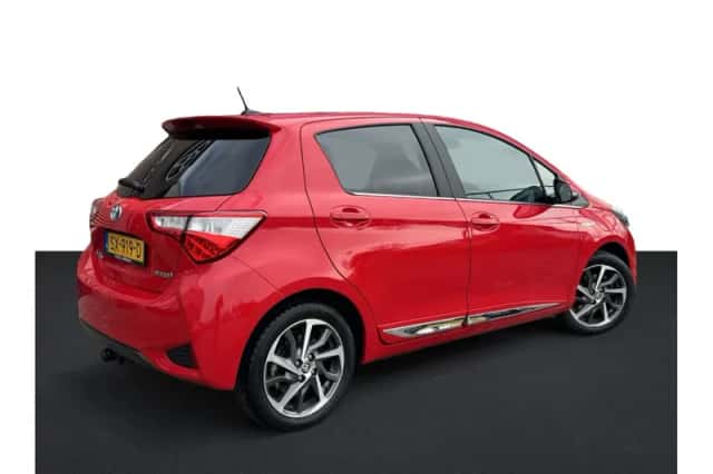 Toyota Yaris (2018) thumbnail 2