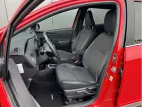 Toyota Yaris (2018) thumbnail 9