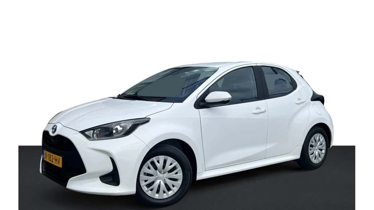 Toyota Yaris (2023) — foto 1