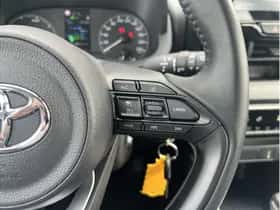 Toyota Yaris (2023) thumbnail 12