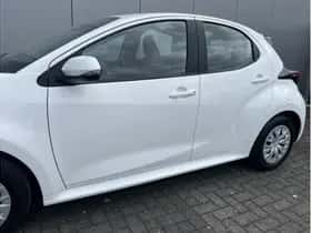 Toyota Yaris (2023) thumbnail 21