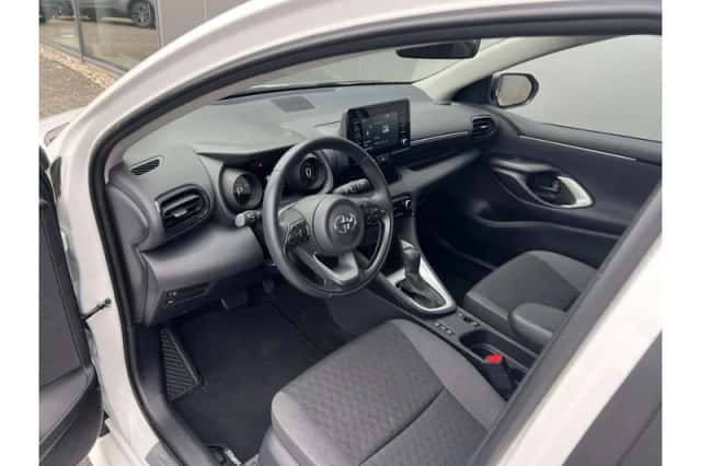 Toyota Yaris (2022) thumbnail 6