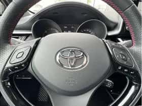 Toyota C-HR (2022) thumbnail 11