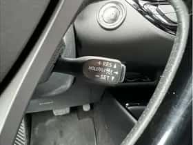 Toyota C-HR (2022) thumbnail 14