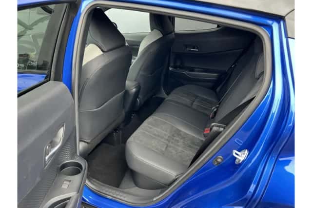 Toyota C-HR (2022) thumbnail 5