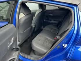 Toyota C-HR (2022) thumbnail 5