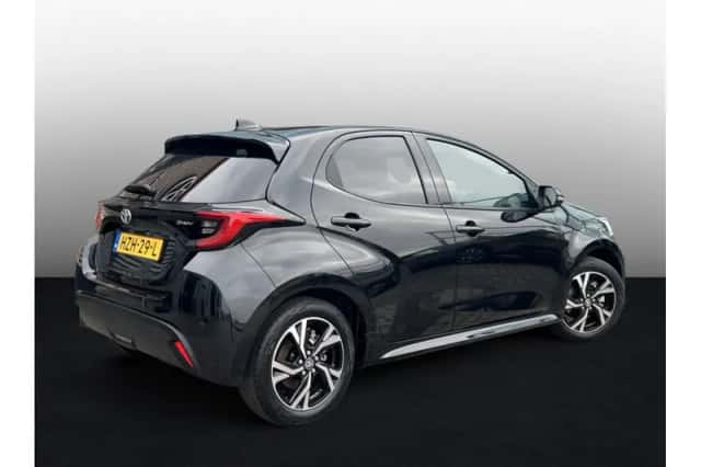 Toyota Yaris (2025) thumbnail 2