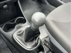 Toyota Aygo (2013) thumbnail 12