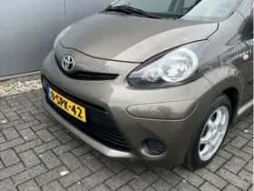 Toyota Aygo (2013) thumbnail 14