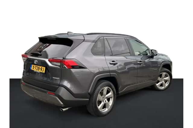 Toyota RAV4 (2021) thumbnail 2