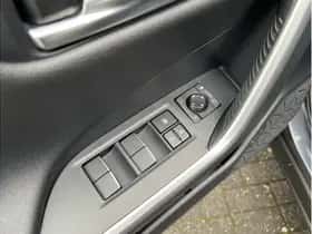 Toyota RAV4 (2021) thumbnail 11