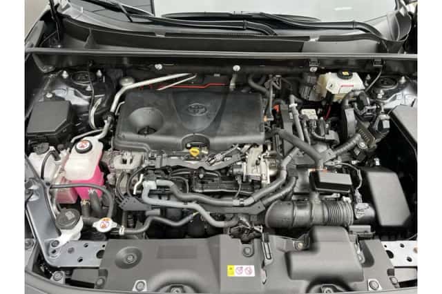 Toyota RAV4 (2021) thumbnail 4