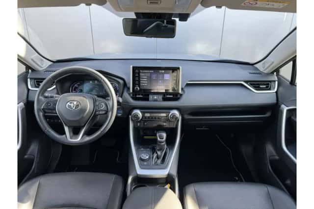 Toyota RAV4 (2020) thumbnail 3