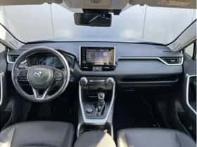 Toyota RAV4 (2020) thumbnail 3