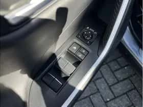 Toyota RAV4 (2020) thumbnail 10