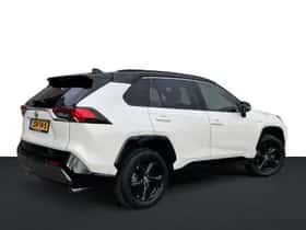 Toyota RAV4 (2021) thumbnail 2