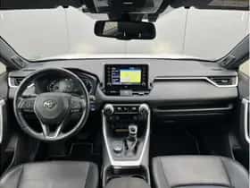 Toyota RAV4 (2021) thumbnail 3