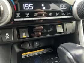 Toyota RAV4 (2021) thumbnail 21