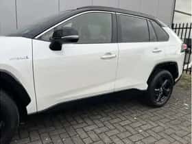 Toyota RAV4 (2021) thumbnail 29