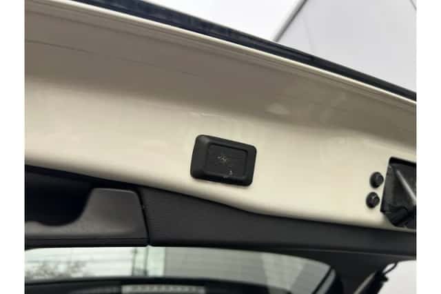 Toyota RAV4 (2021) thumbnail 5