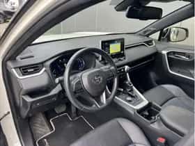 Toyota RAV4 (2021) thumbnail 7