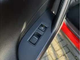 Toyota RAV4 (2023) thumbnail 8