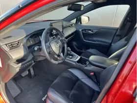 Toyota RAV4 (2023) thumbnail 9