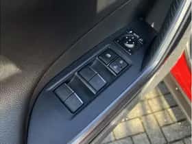 Toyota RAV4 (2023) thumbnail 10