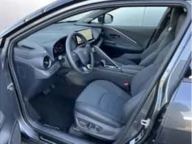 Toyota C-HR (2025) thumbnail 11