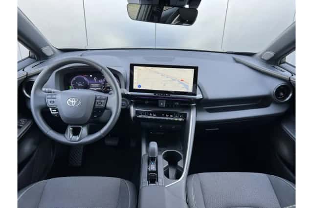 Toyota C-HR (2025) thumbnail 3