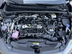 Toyota C-HR (2025) thumbnail 9
