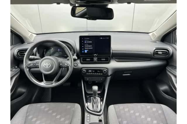 Toyota Yaris (2025) thumbnail 3