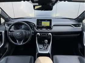 Toyota RAV4 (2022) thumbnail 3